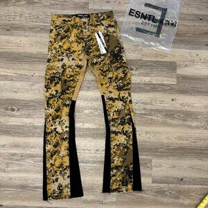 New w Tags , sz 32 jeans cargó Flare